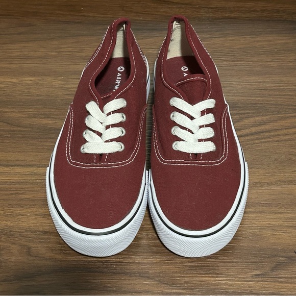 Airwalk Canvas Sneakers NWOT - Picture 2 of 8